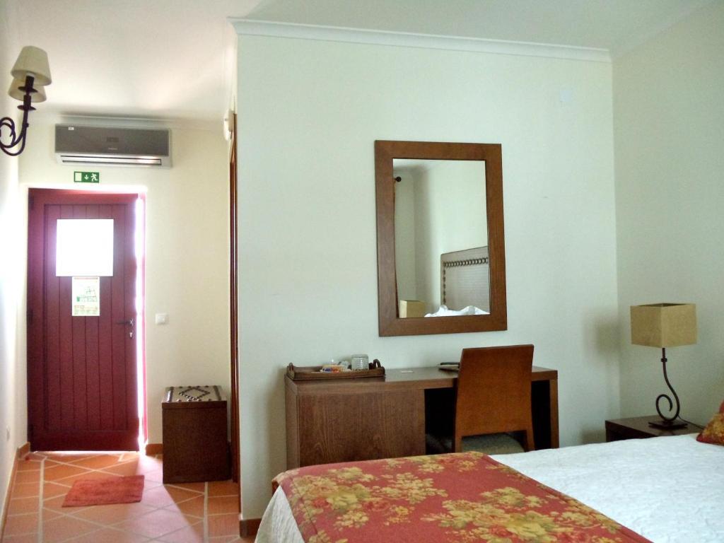 Casa Do Largo - Golega - Turismo De Habitacao Hotel Ruang foto